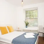 Stay By The West End - Central Apartment