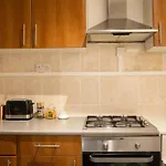 Stay By The West End - Central Apartment
